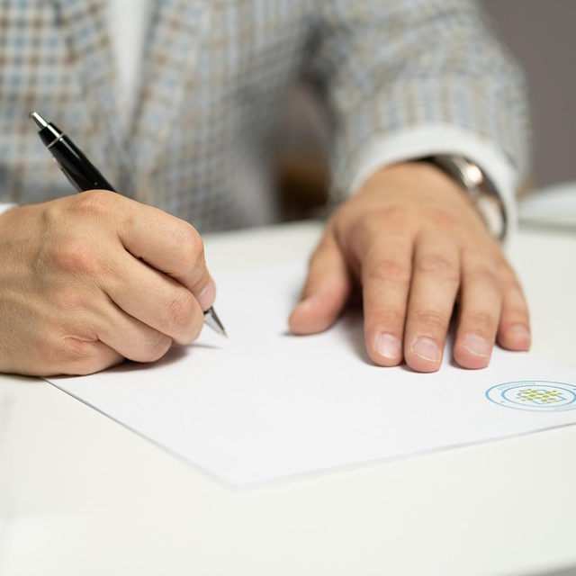 Contracts App Selector Image (Government Building)